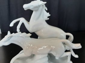 Graefenthal Porzellan Figur - galoppierende Pferde