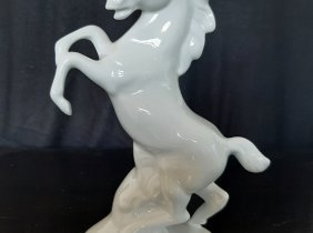 Porzellan Figur/ Pferd aufsteigend Gräfenthal
