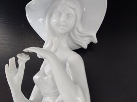 Porzellanfigur Dame mit Korb Porzellan Gräfenthal weiß groß